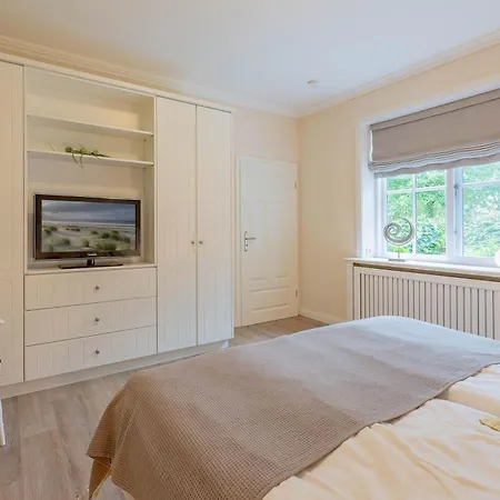 Landhaus Suederende Holiday home *